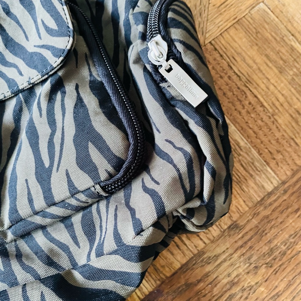 Baggelini Backpack - Picture 7 of 11